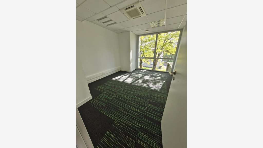 A louer immeuble indépendant de bureaux à Vannes