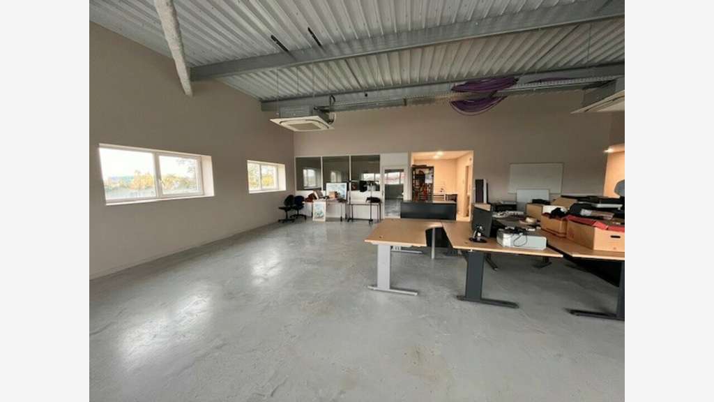 Bureaux de 217m² à louer en zc Kerlann à Vannes