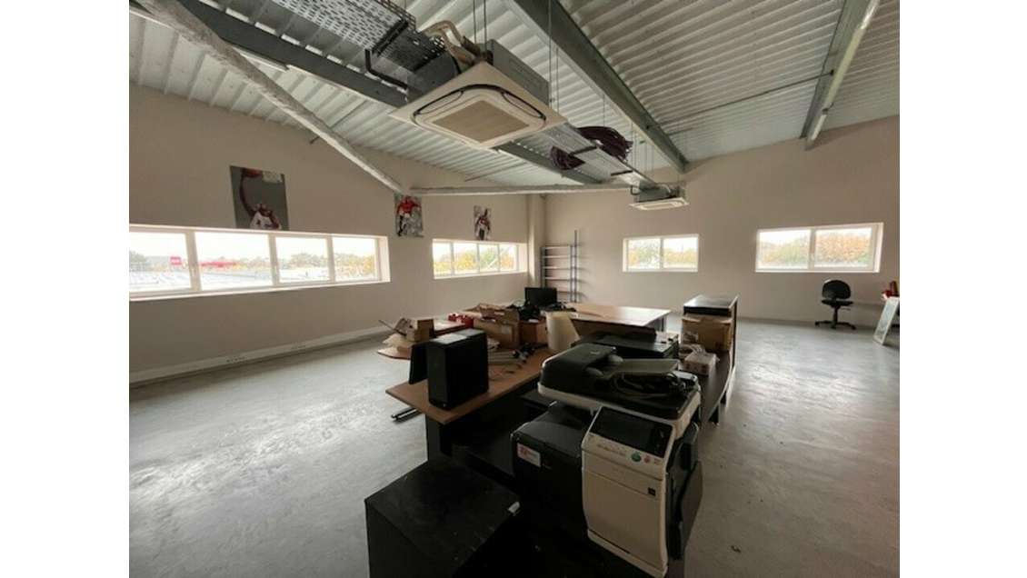 Bureaux de 217m² à louer en zc Kerlann à Vannes