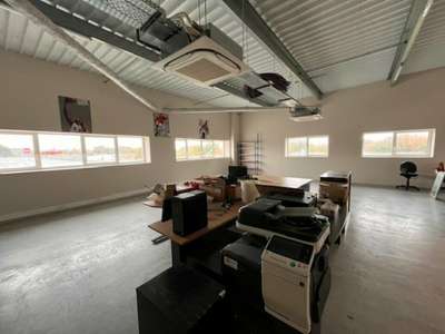 Bureaux de 217m² à louer en zc Kerlann à Vannes