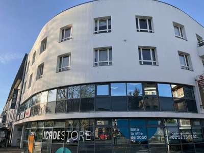 A louer bureaux 74m² R+3 avec parkings à Vannes