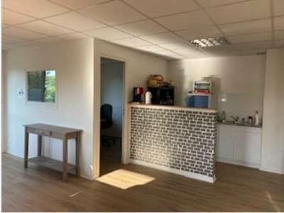 A louer bureaux 106m² R+1 Vannes Le Prat