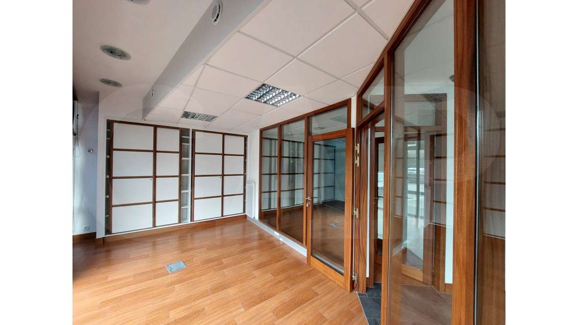 A louer bureaux aménagés 82m² axe passant Vannes