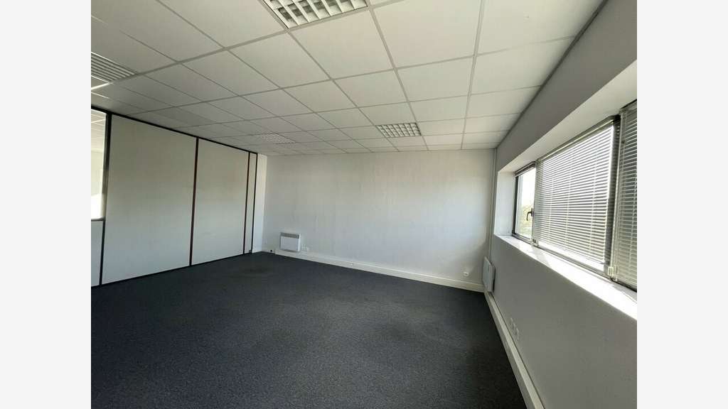 A louer bureaux 170m² R+1 à Vannes Est