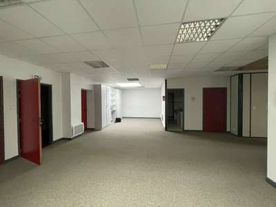 A louer bureaux 170m² R+1 à Vannes Est