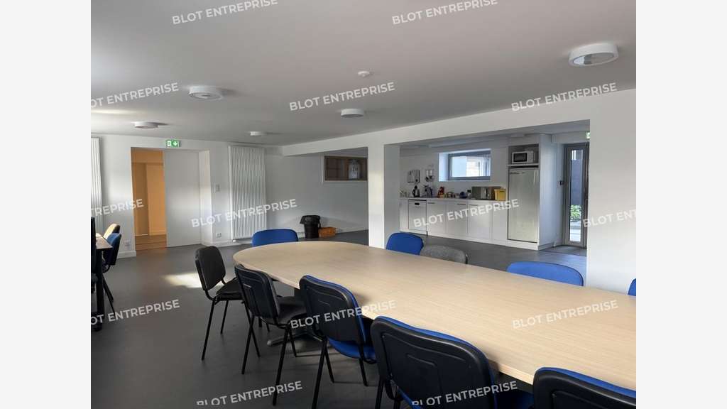 A louer bureaux 120m² à Vannes Arradon 
