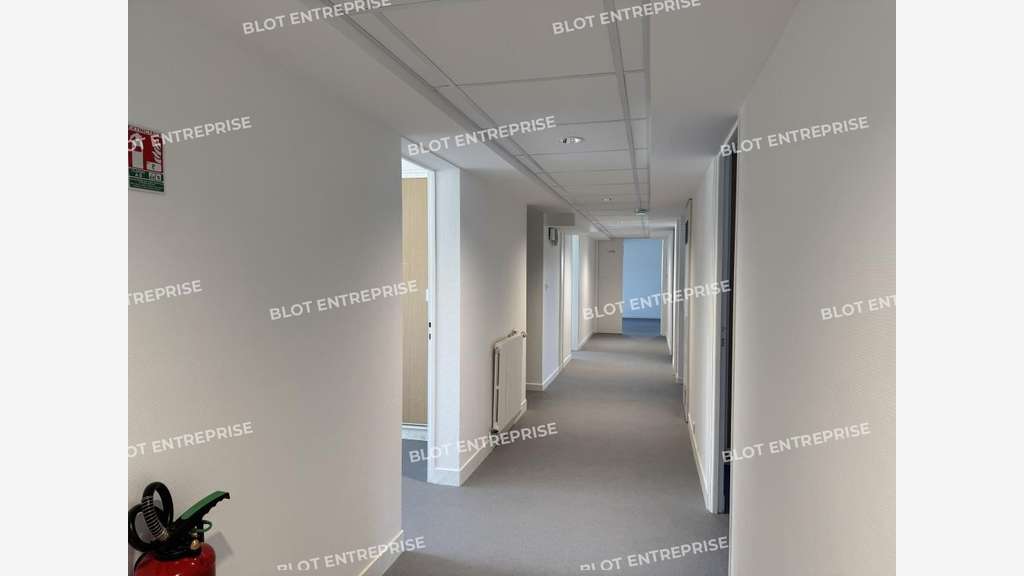 A louer bureaux 120m² à Vannes Arradon 