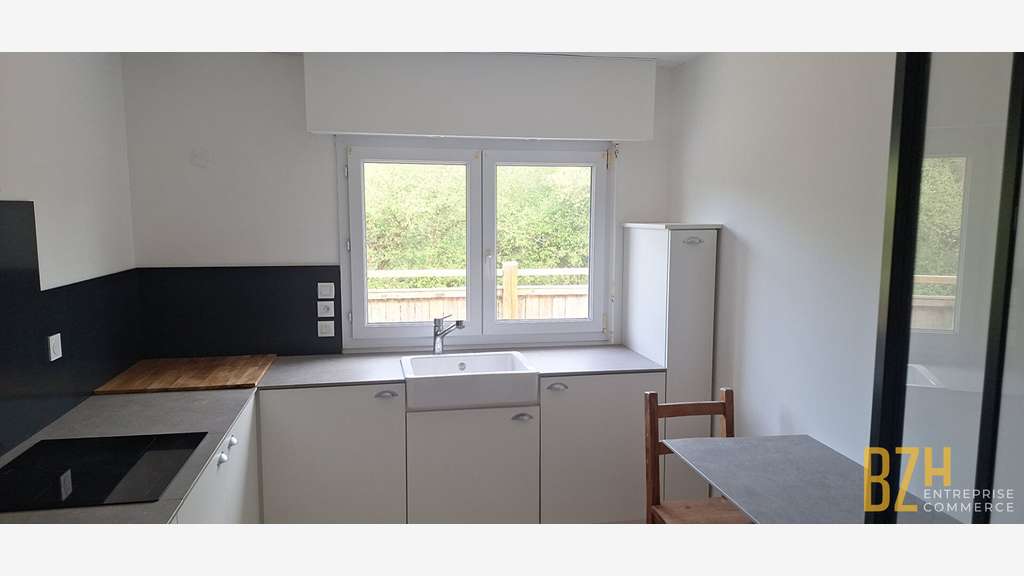 Location bureaux 97m² en zone d'activité à Vannes