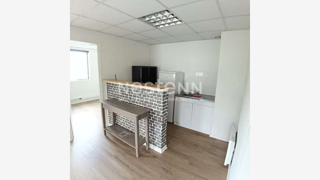A louer bureaux 107m² ZA majeure de Vannes