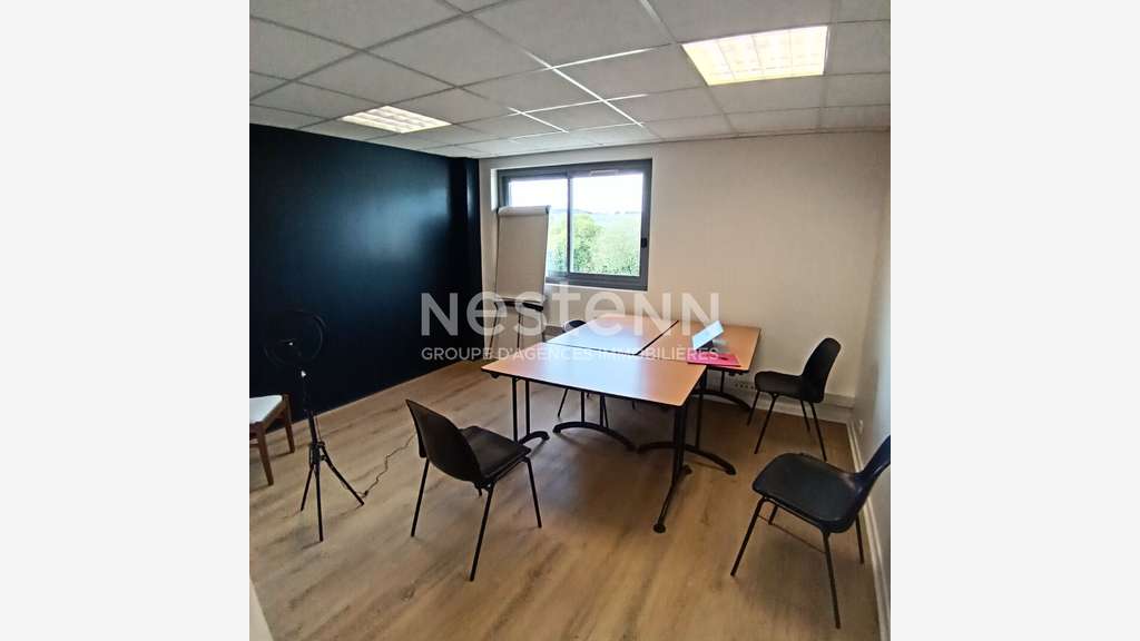 A louer bureaux 107m² ZA majeure de Vannes