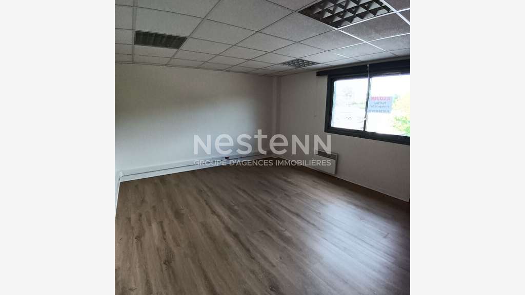 A louer bureaux 107m² ZA majeure de Vannes