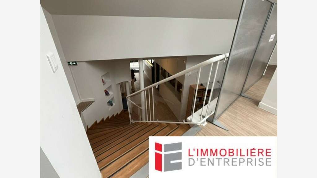 A louer local commercial 268m² à Vannes centre