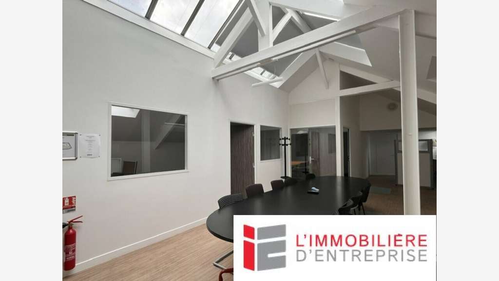 A louer local commercial 268m² à Vannes centre