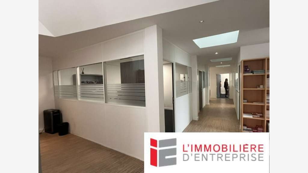 A louer local commercial 268m² à Vannes centre