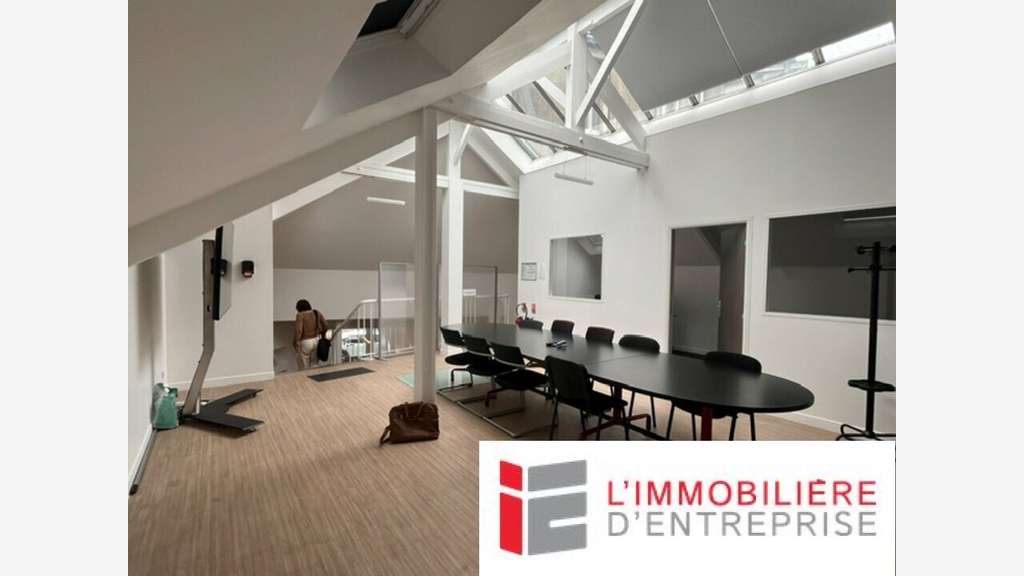 A louer local commercial 268m² à Vannes centre
