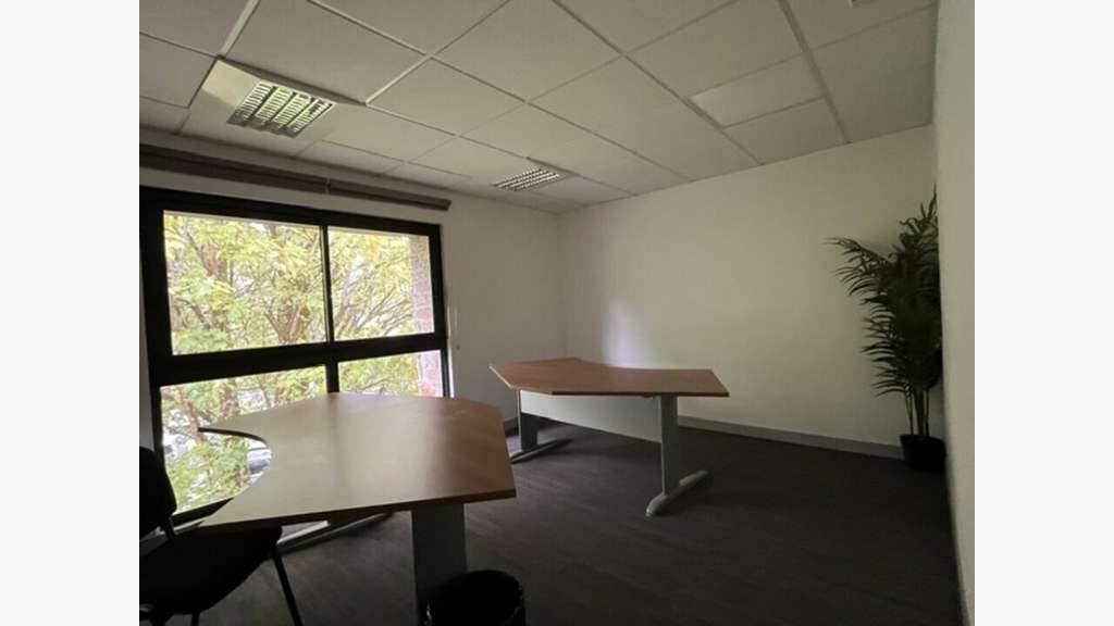 A louer bureaux de 152m² à Vannes Pompidou