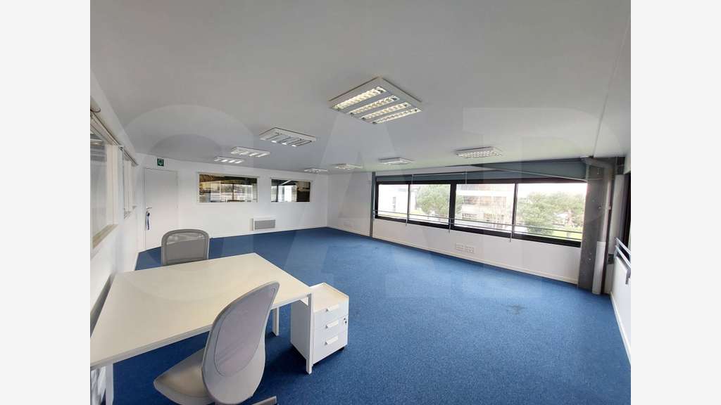A louer bureaux 60m² vue baie de La Marle à Vannes