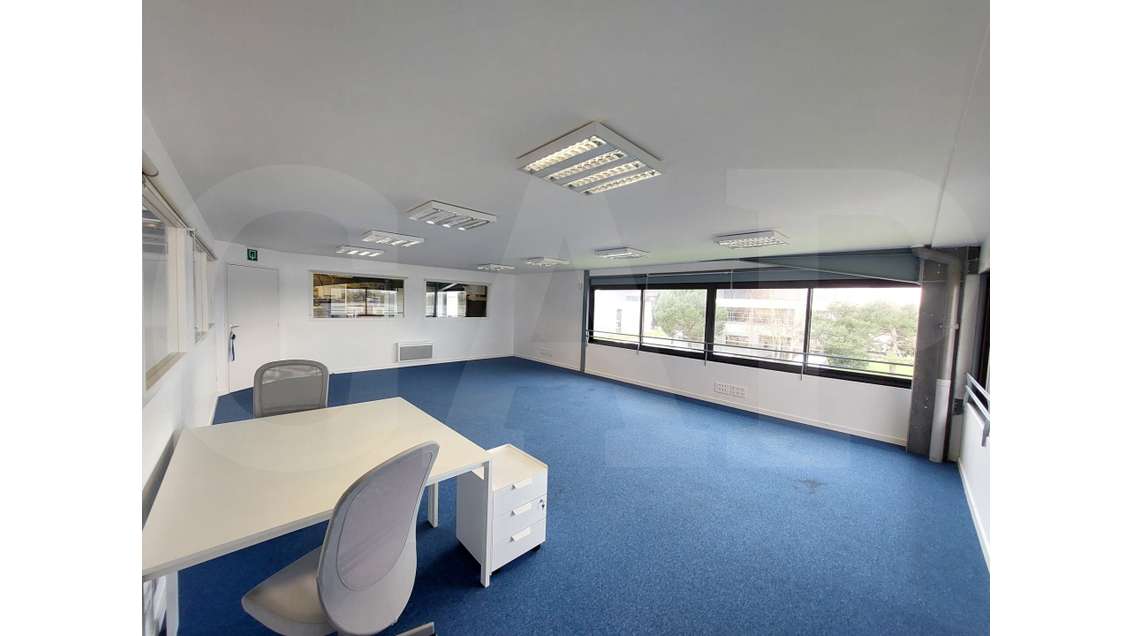 A louer bureaux 60m² vue baie de La Marle à Vannes