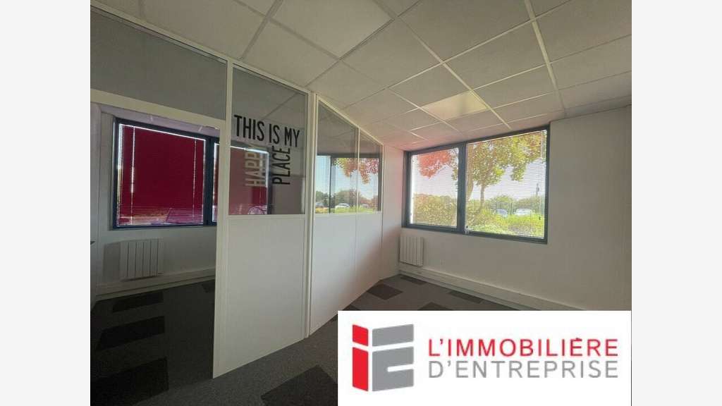 A louer bureaux 160m² en RDC à Vannes Laroiseau