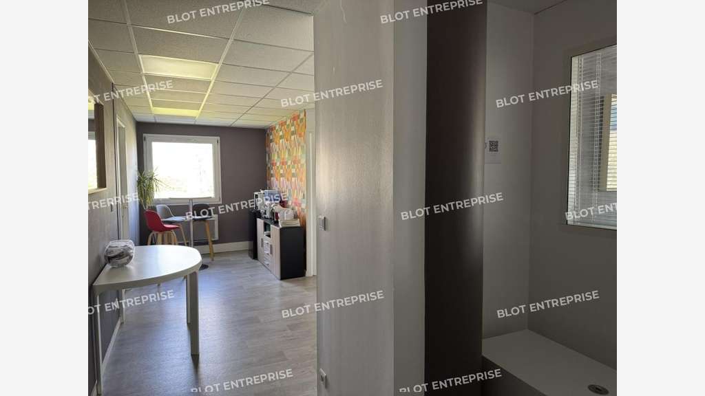 A louer bureaux lumineux de 15m² à Vannes