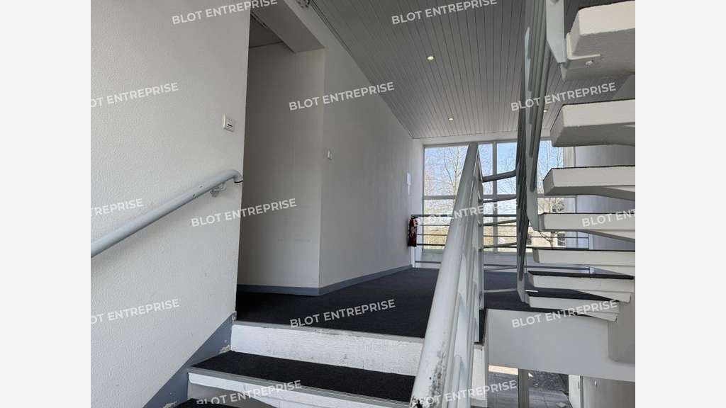 A louer bureaux lumineux de 15m² à Vannes
