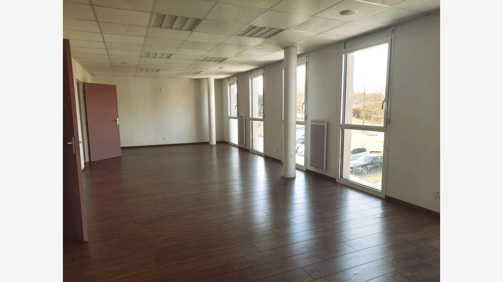 A louer bureaux 70m² très lumineux à Vannes Ouest