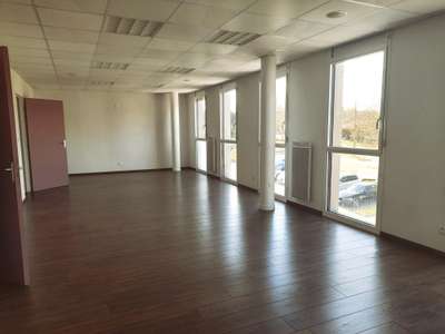 A louer bureaux 70m² très lumineux à Vannes Ouest