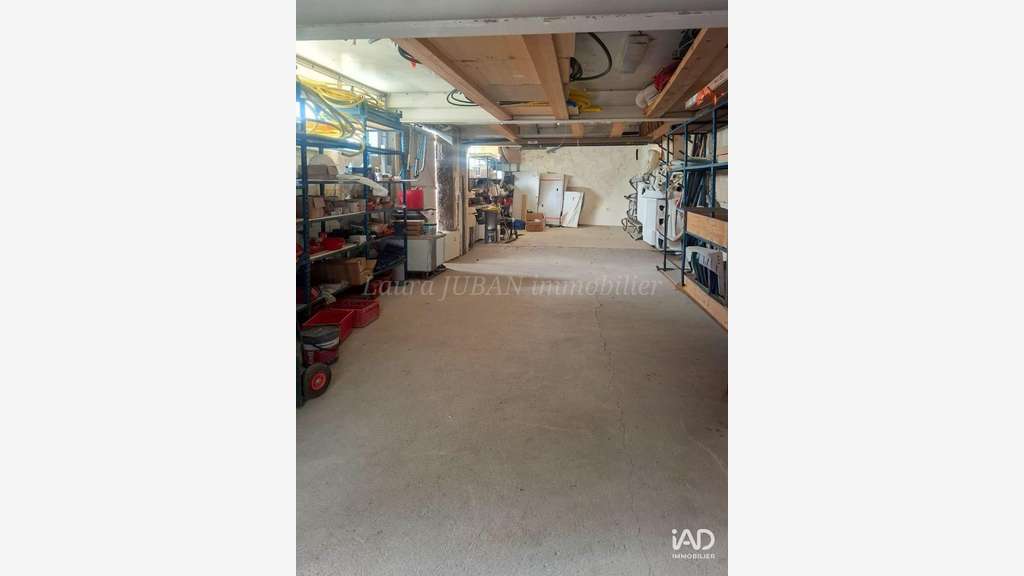 A louer dépôt stockage 100m² à Varennes-sur-Seine