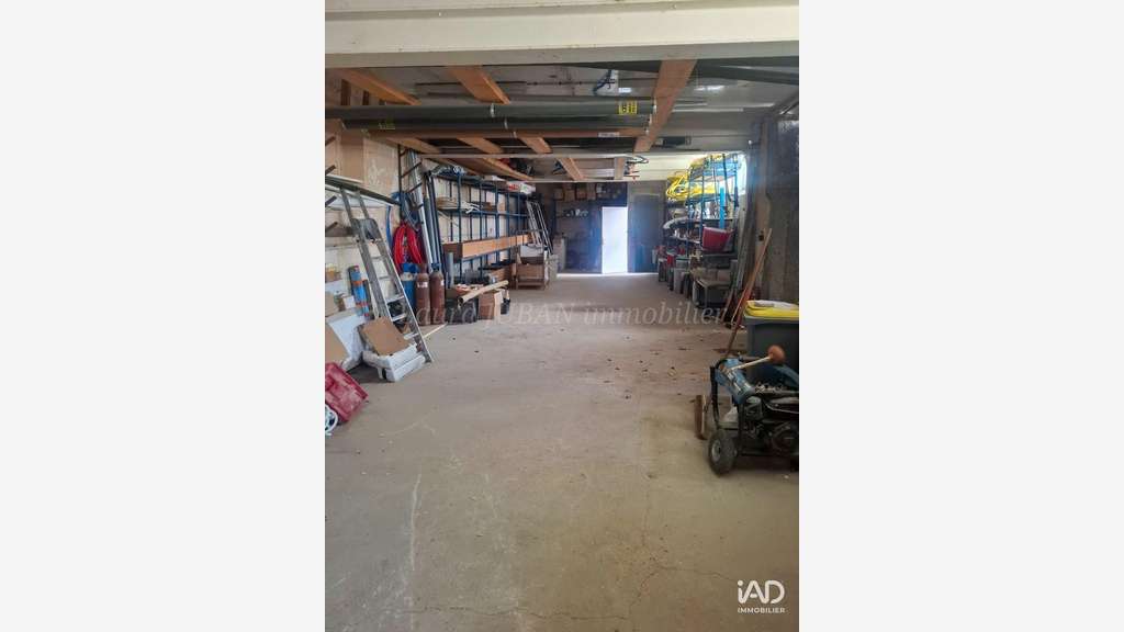 A louer dépôt stockage 100m² à Varennes-sur-Seine