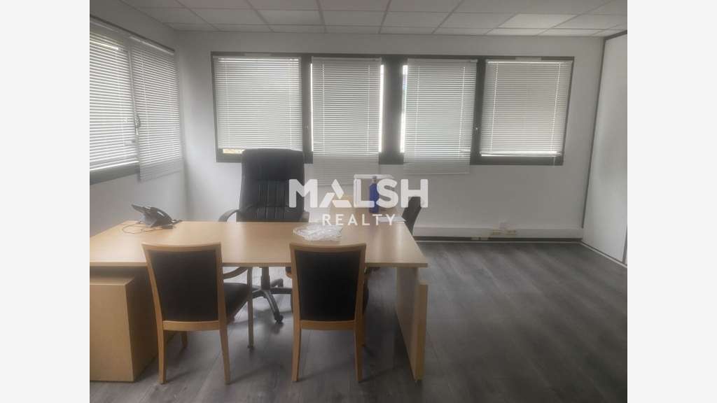 Bureaux 269m² divisibles à louer à Vaulx-en-Velin