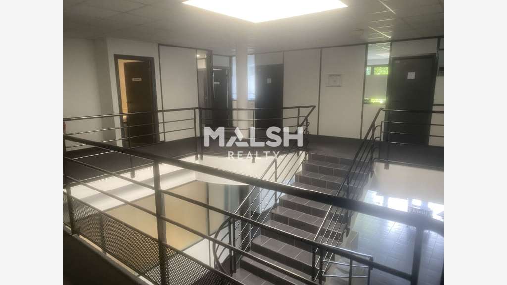 Bureaux 269m² divisibles à louer à Vaulx-en-Velin