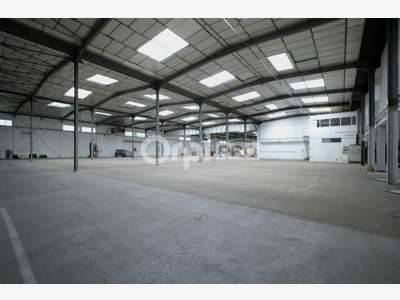 Local d'activité 3260m² à louer à Vaulx-en-Velin