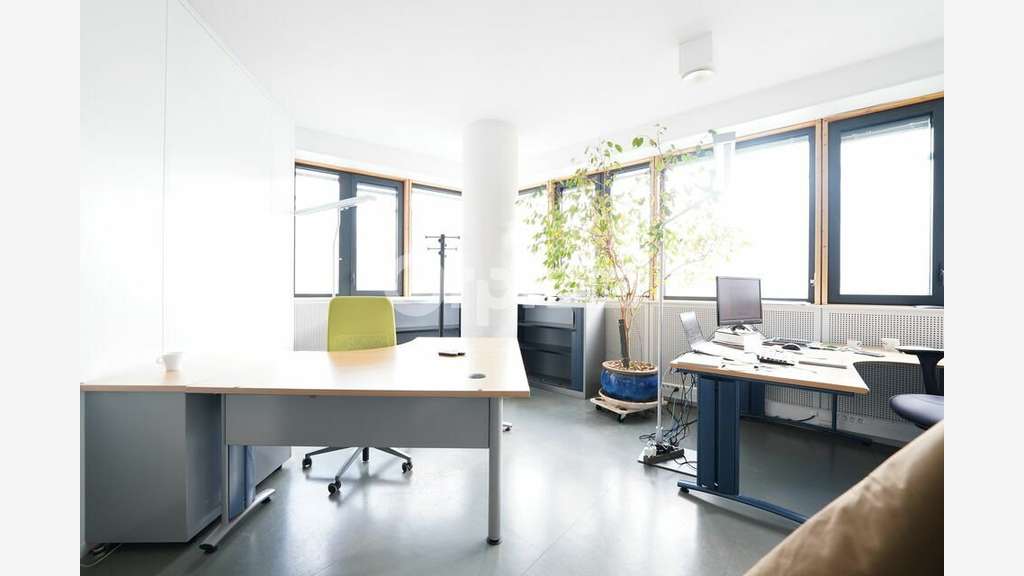 Bureaux de 270.40m² à louer à Vaulx en Velin