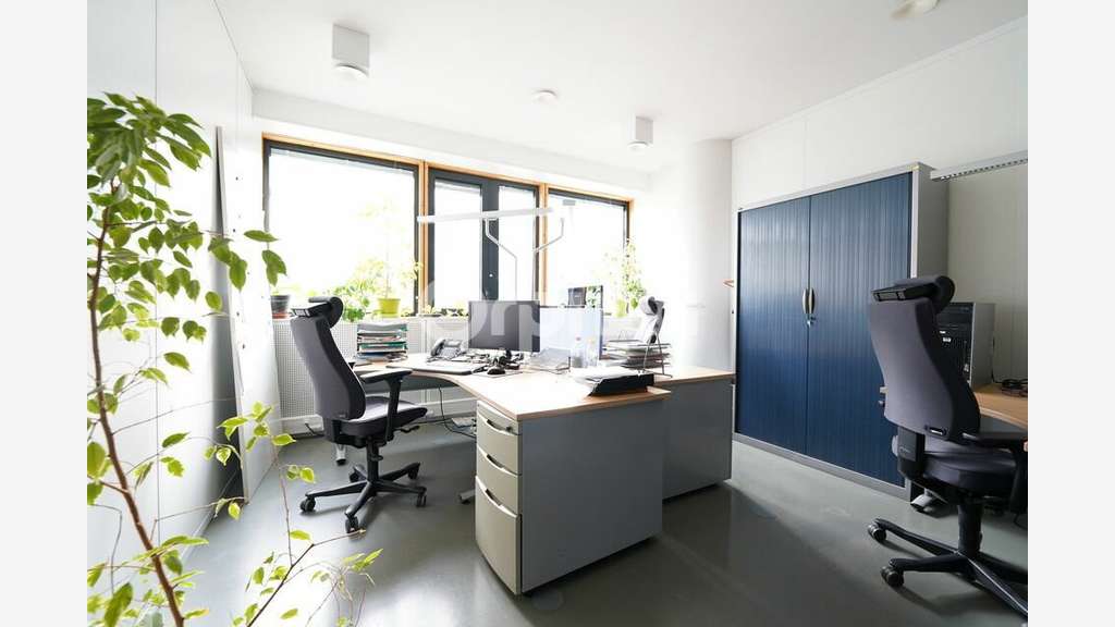Bureaux de 270.40m² à louer à Vaulx en Velin
