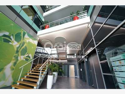 Bureaux de 270.40m² à louer à Vaulx en Velin