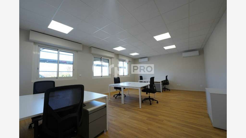 Bureaux à louer 42m² à Vaulx-en-Velin