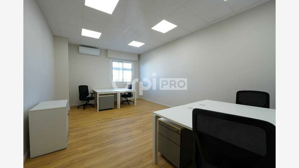 Bureaux à louer 42m² à Vaulx-en-Velin