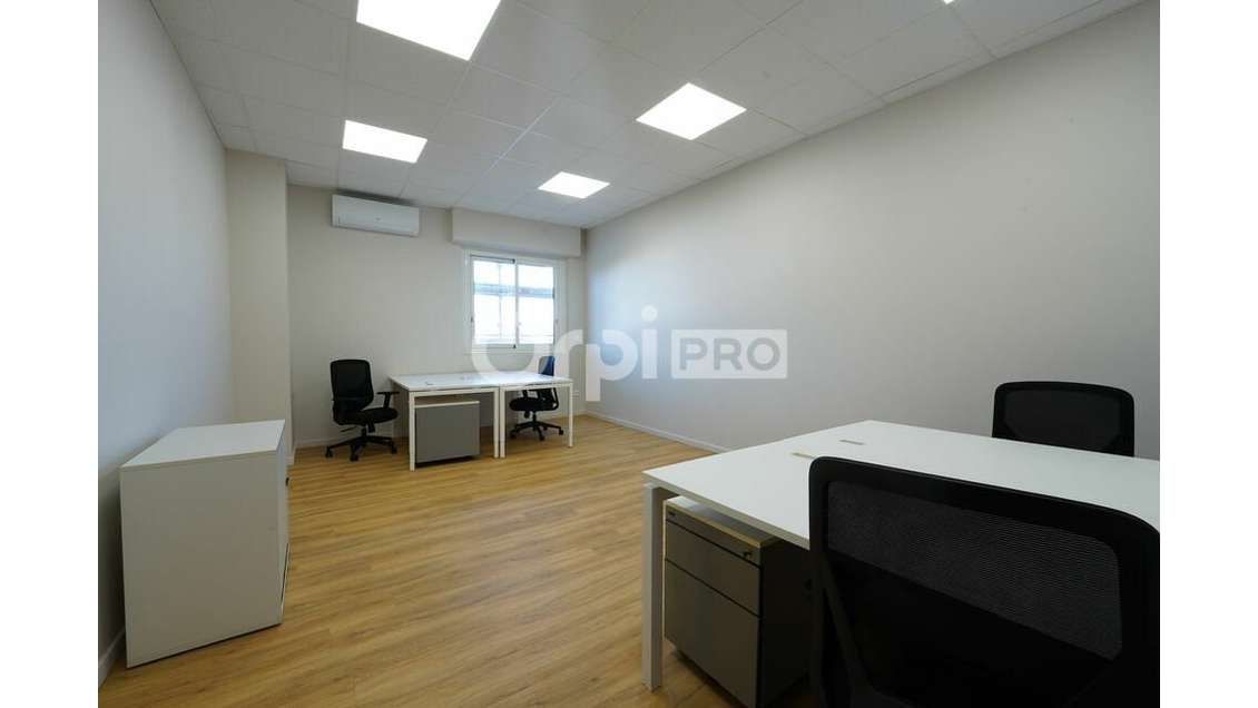 Bureaux à louer 42m² à Vaulx-en-Velin