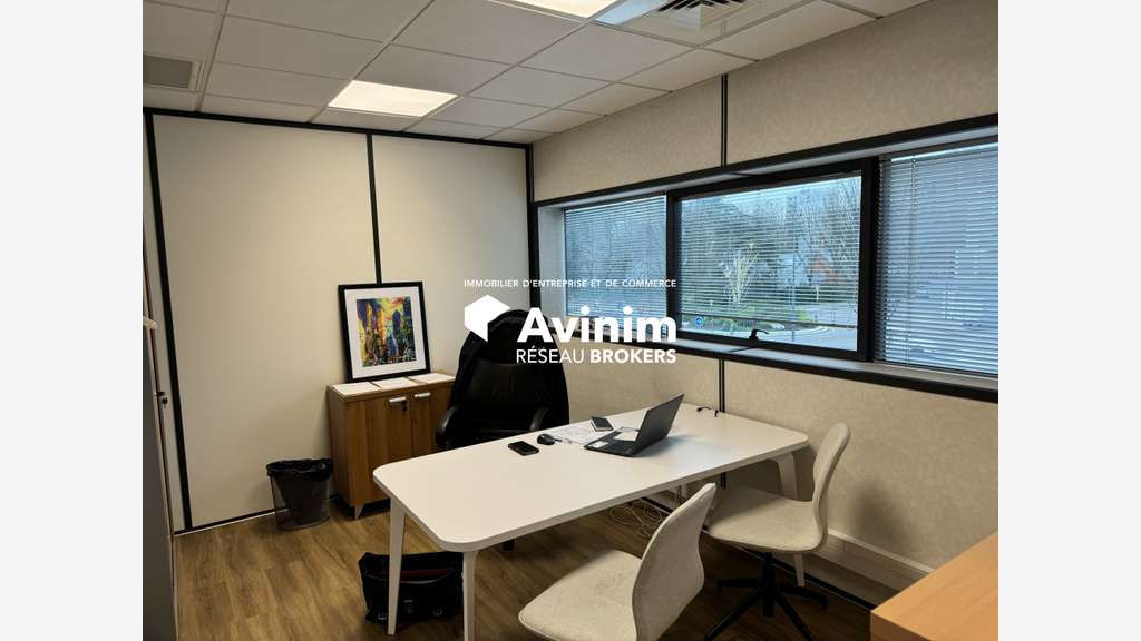 A louer bureaux bien agencé en ZF à Vaulx-en-Velin