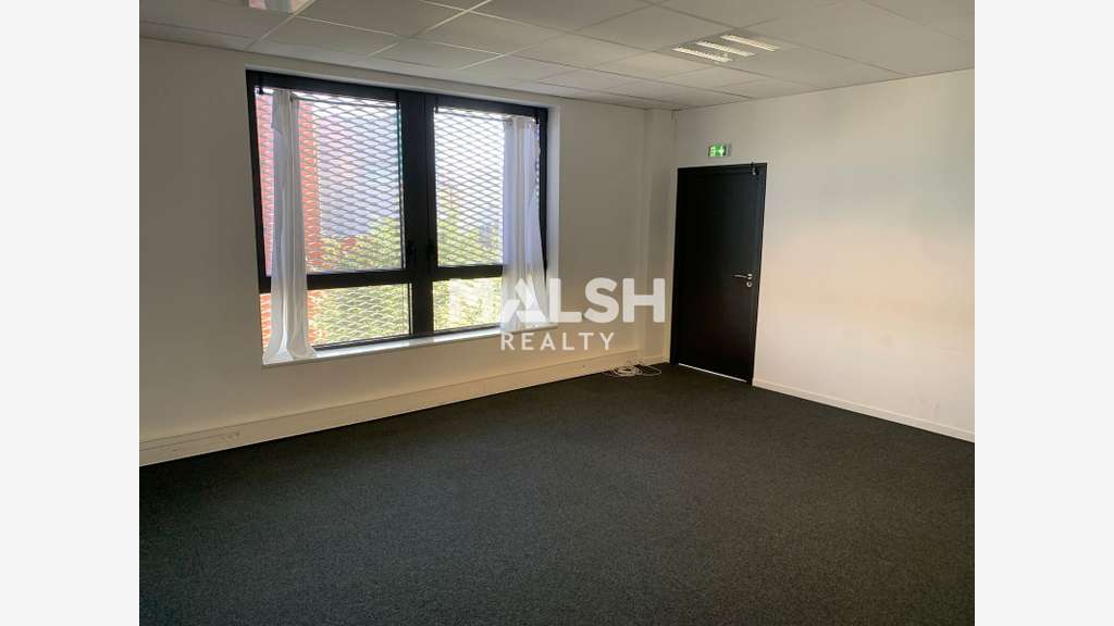 Bureaux à louer 206m² à Vaulx-en-Velin