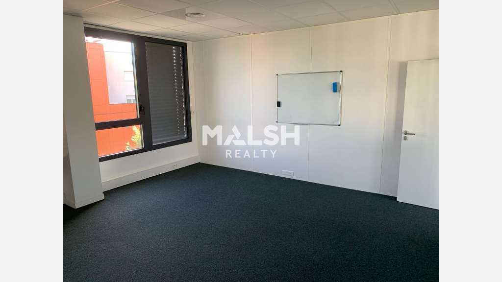 Bureaux à louer 206m² à Vaulx-en-Velin