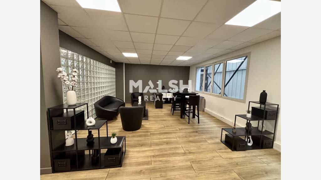 Bureaux - A Louer - 148 m² - VAULX EN VELIN