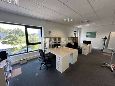 Bureaux en excellent état à louer à Vaulx-Milieu