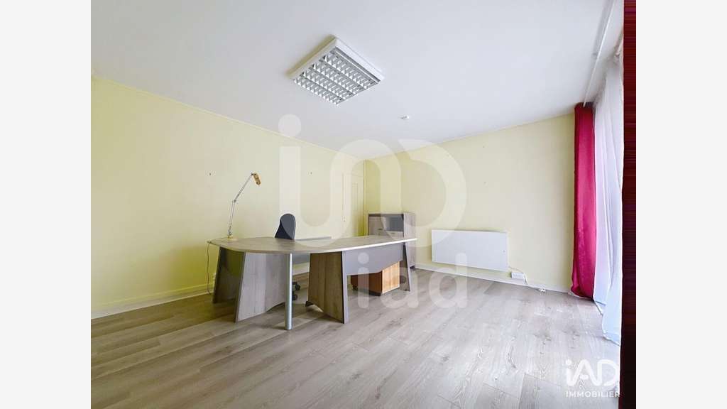 Bureau à Vaux-le-Pénil