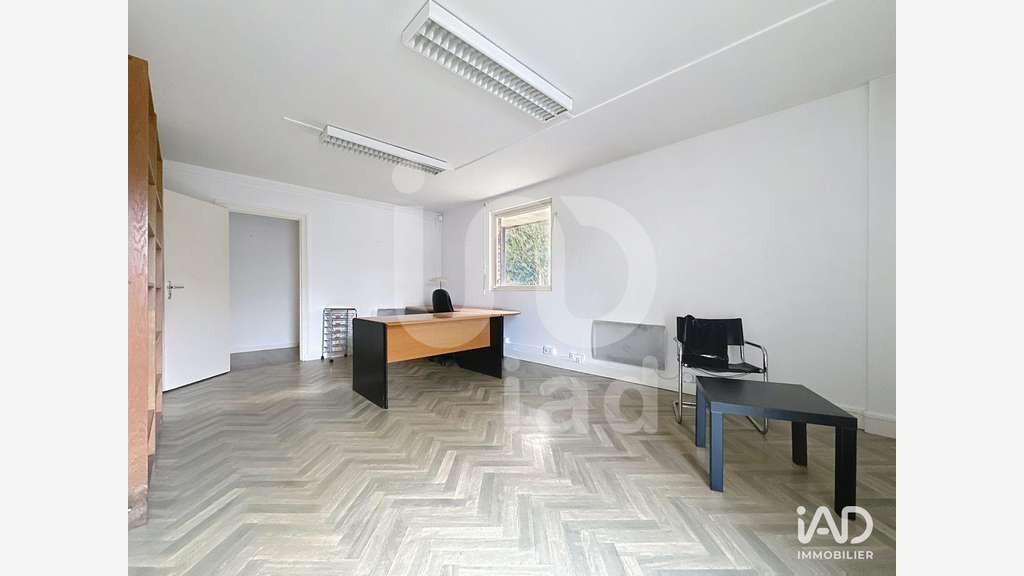 Bureau à Vaux-le-Pénil