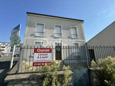 Bureau 80m² à louer à Vaux-le-Pénil