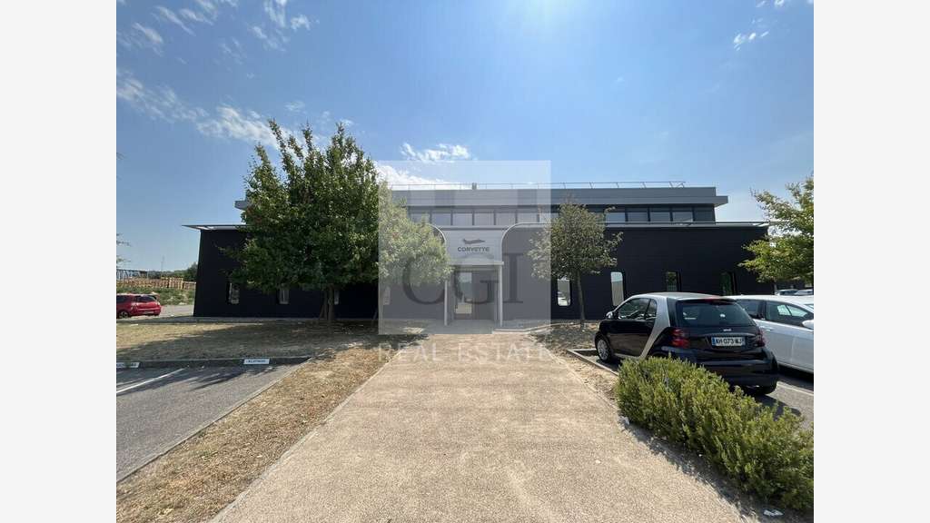 A louer bureaux 946m² divisibles à Vaulx-Milieu