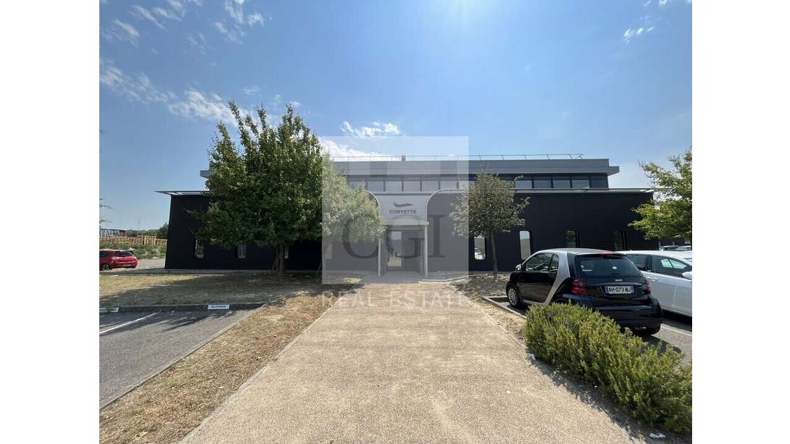 A louer bureaux 946m² divisibles  à Vaulx-Milieu