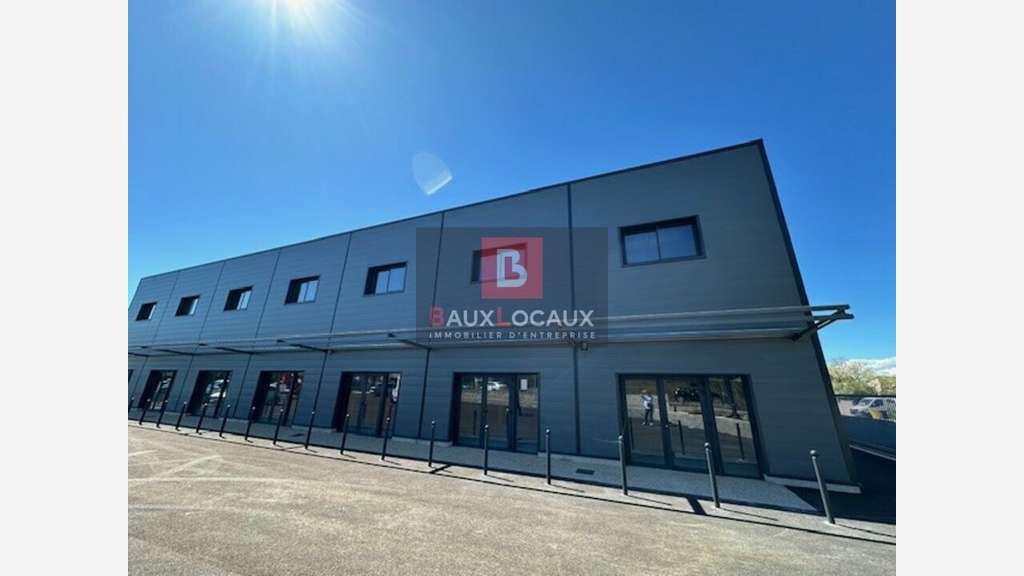 A louer plateau de bureaux 270m² R+1 à Vedène