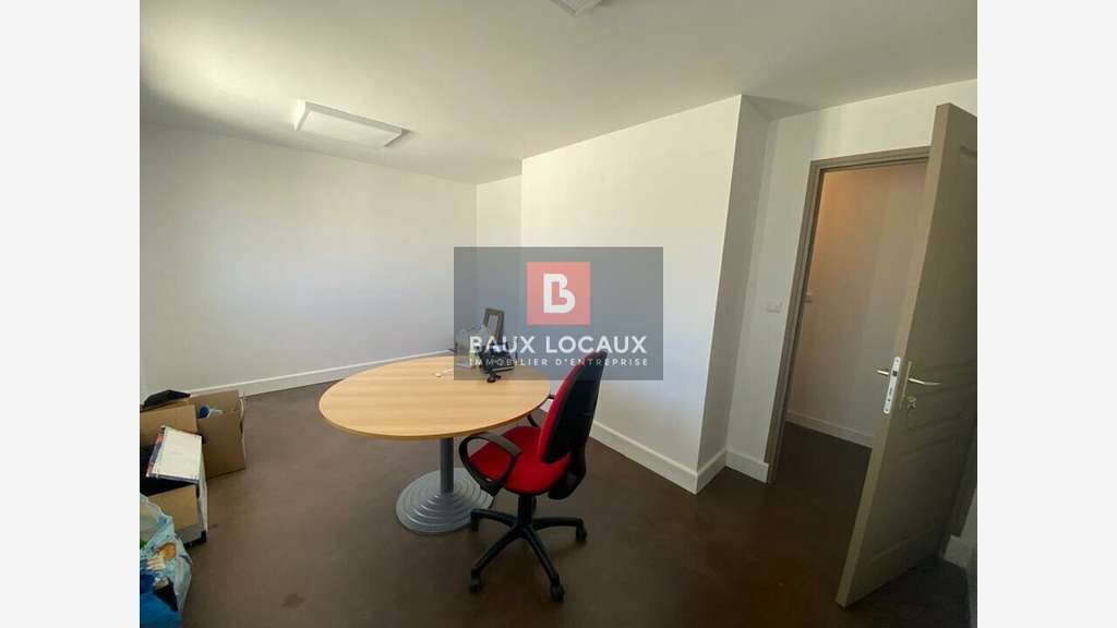 Location bail dérogatoire bureau 53m² R+2 à Vedène